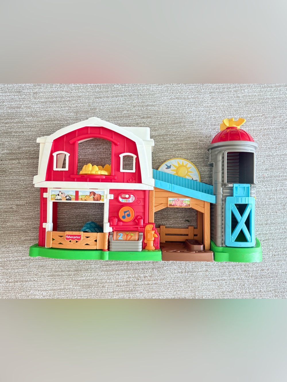 Fisher-Price Red, White, Green and Blue Busy Barn Playset +2 animals